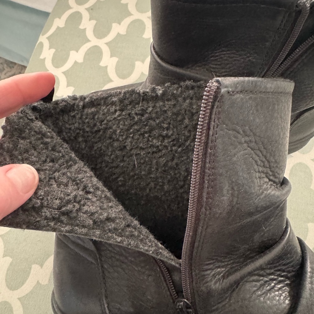 Ecco Black Leather Ankle Boots - Picture 4 of 6